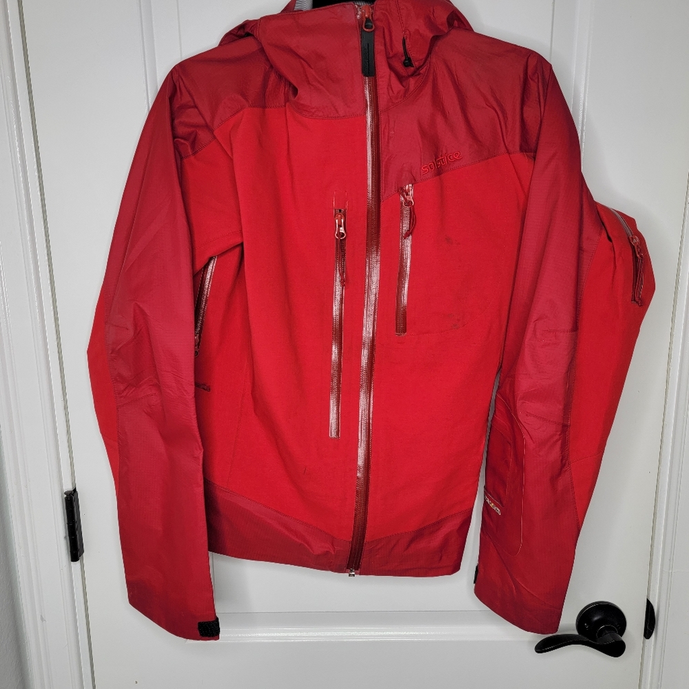 Red solstice women's size MD soft shell winter jacket.